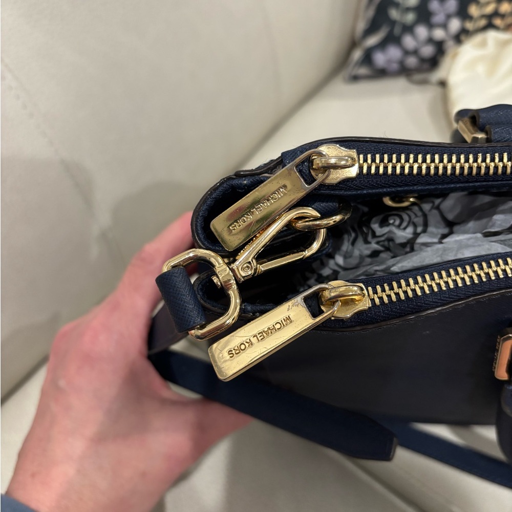 Euc Authentic Michael Kors Sutton Medium Saffiano… - image 6